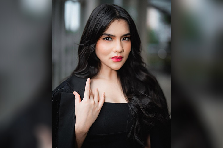 Biodata dan Fakta Menarik Davina Karamoy, Si Cantik yang Curi Perhatian di Dunia Perfilman Indonesia
