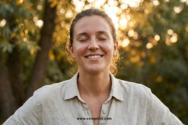 Cara Membangun Good Energy Vibes, Panduan Santai Biar Hidupmu Makin Adem &amp; Menular Positif